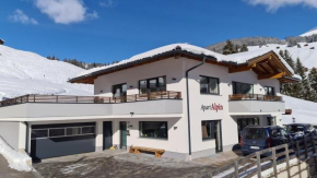 Apart Alpin Tux